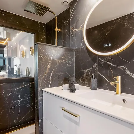 Golden Luxury House *